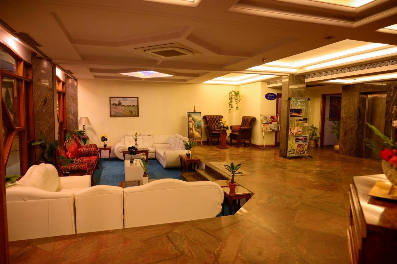 Maya'S Kings Kourt Mysore Luaran gambar